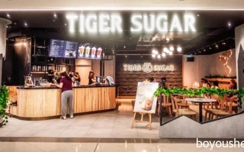 火爆全球的奶茶店老虎堂TIGER SUGAR入驻迪拜，霸气坐落Deira City Centre