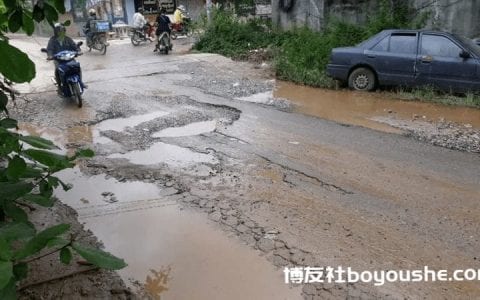 缅甸边境大其力，主要道路被封锁，当地人出行困难