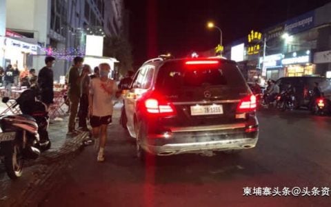 中国男子从夜店出来被抢了1万美元